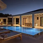 Olithera Villa, Private Pool & 1acre Land, By Thinkvilla Villa *