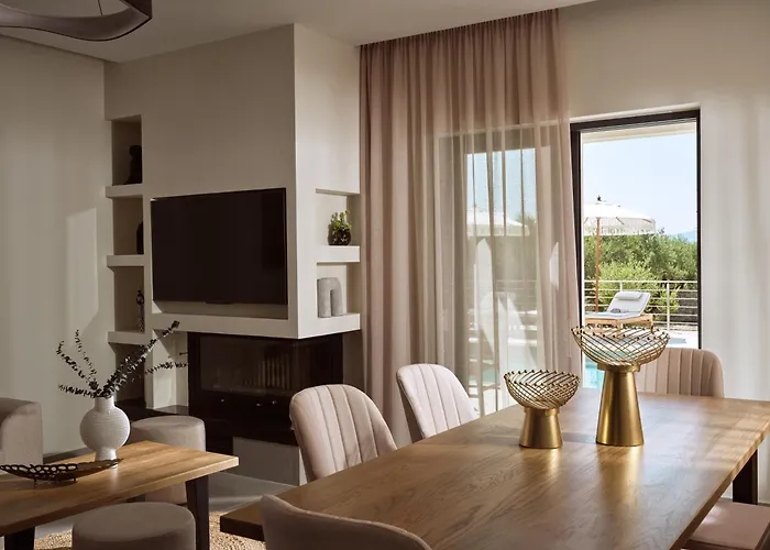 Olithera Villa, Private Pool & 1acre Land, By Thinkvilla Villa Tragaki